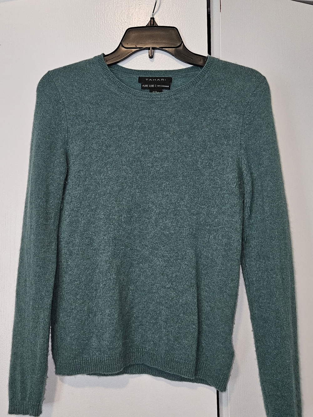 Cashmere Tahari Women's Crewneck Sweater in Teal Green